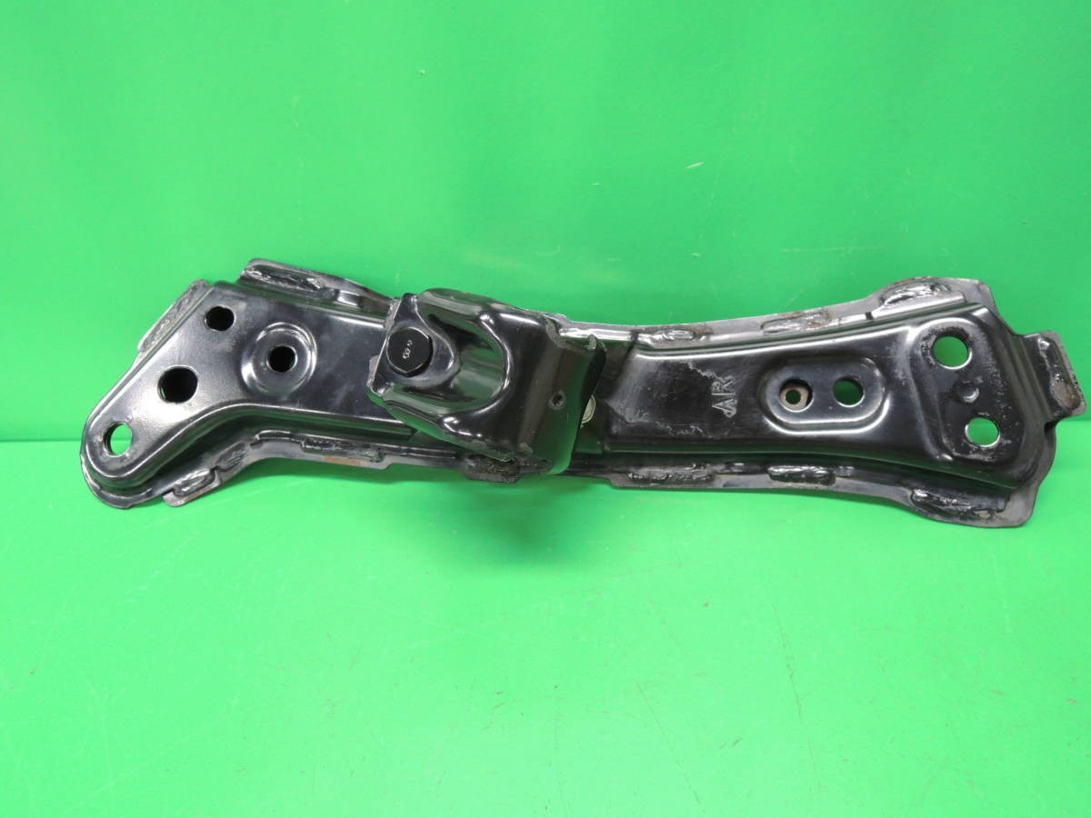 ・ DBA-ZN6 86 ハチロク BRZ 前期 MT 純正 ボディーマウンティングクッションリアサブAssy R T-6784拍卖