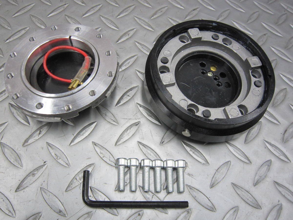 【ブラック】 クイック リリースボス 薄型 汎用 ステアリング用 脱着式 【新品】拍卖