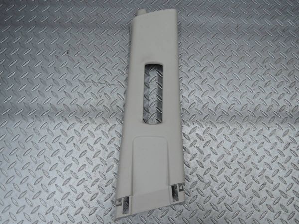 ・ フィットRS GE8 後期 純正 Bピラー上 右 84111-TF0-003 tsr拍卖