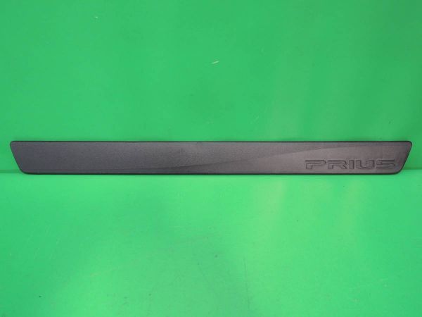 ・ ZVW30 プリウス G's 後期 純正 アウトサイド スカッフ プレート フロント用左右共通 T-1111 ①拍卖