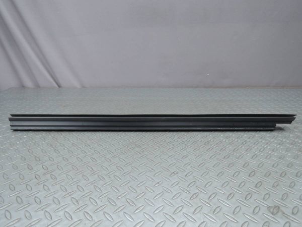 ・ ZVW50 プリウス 純正 右前 運転席側 ドア ウェザーストリップ tsr拍卖