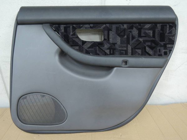 ・ レガシィワゴン BH5 右リア ドアトリム 内張り 94223AE020 tsr拍卖