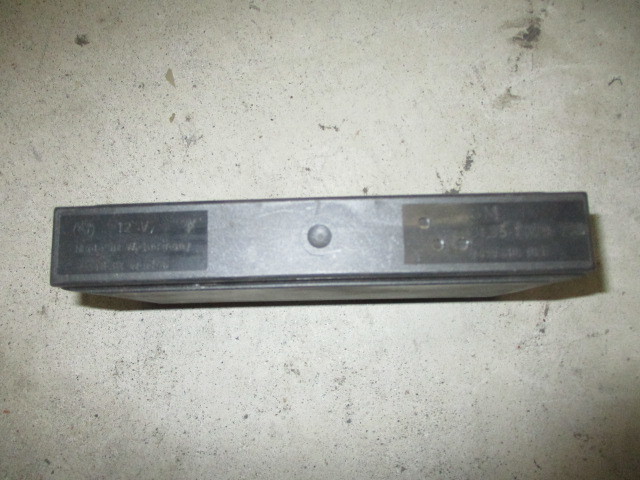 ■BMW E32 ロック モジュール 中古 61351379739 部品取あり GM ドア トランク クローザー ライト コントロール リレー ボディ E34 ■拍卖