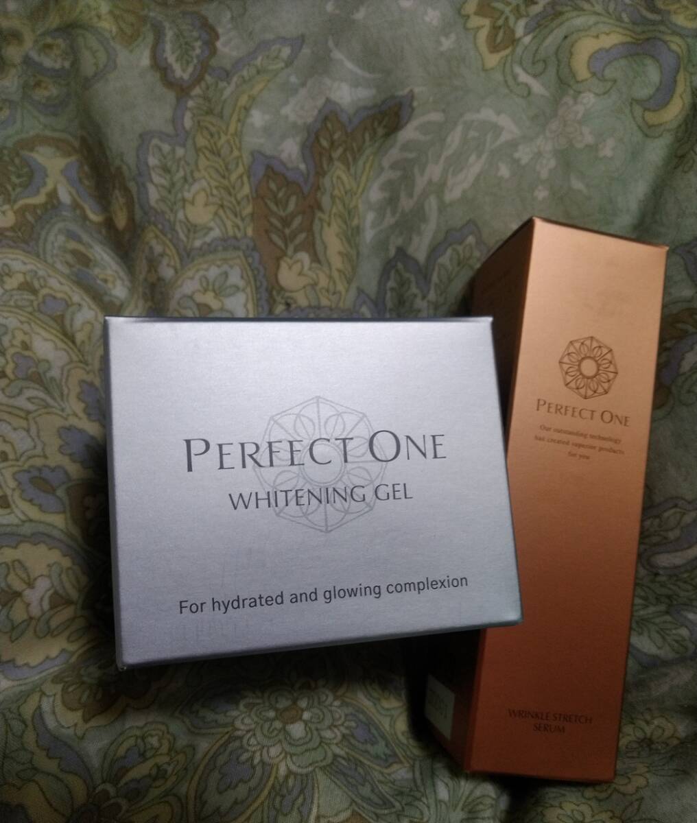 最新【新日本製薬◆株主優待】パーフェクトワン 薬用ホワイトニングジェル & パーフェクトワン 薬用リンクルストレッチセラム★7330円相当拍卖