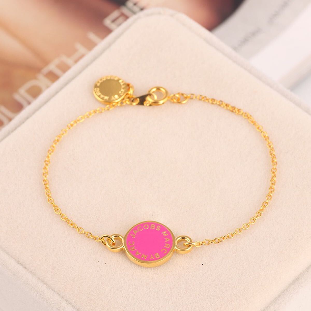 新品未使用 MARC BY MARC JACOBS マークバイマークジェイコブス ブレスレット ピンクxゴールド拍卖