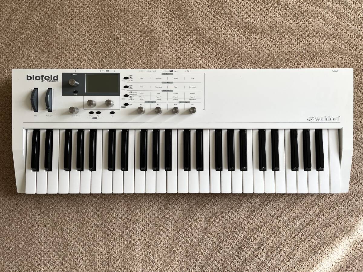 Waldorf Blofeld Keyboard ウォルドルフ キーボード 白 セミウェイテッド49鍵 フライトケース(Pulse)・コード・日本語取説 付き拍卖