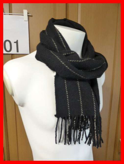 送料無料★無印良品・マフラー 黒無地×縄のようなストライプ柄が上品でおしゃれ! 上質なウール100% 男女兼用 良品計画/MUJI拍卖