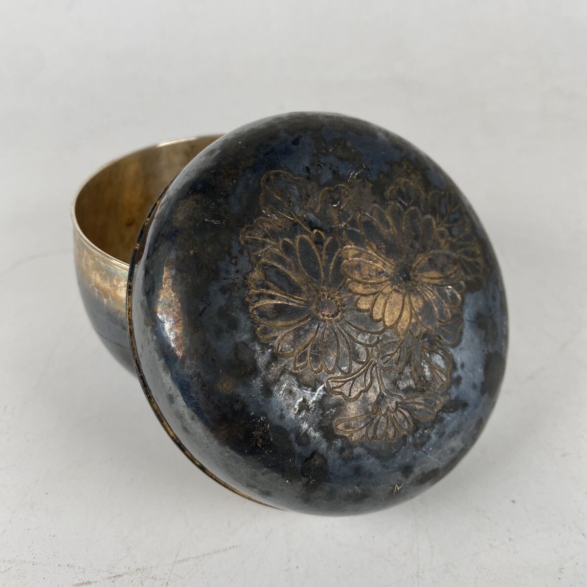 旧家整理品 銀製 草花彫 香合 秦蔵六 蔵六 時代 金工 細密細工 骨董品 古美術品 希少 当時物 作家 在銘 重量103g【126】拍卖