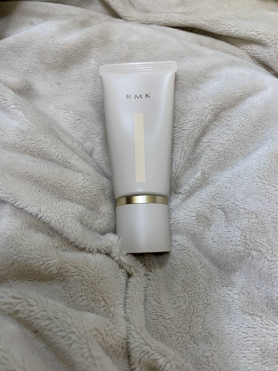 美品 RMKクリームファンデーション アクアティックグロウ 100拍卖