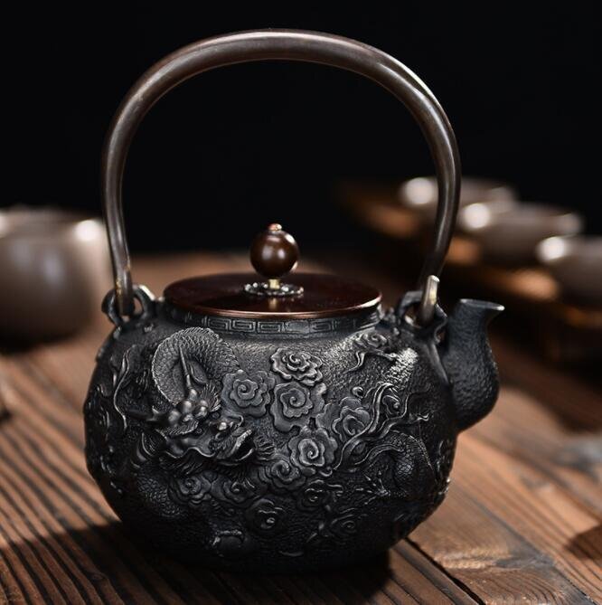 美品登場☆急 手彫り鉄瓶 鉄やかん 鉄分補給 南部鉄器 未塗装鉄器 茶道具 1.3L拍卖