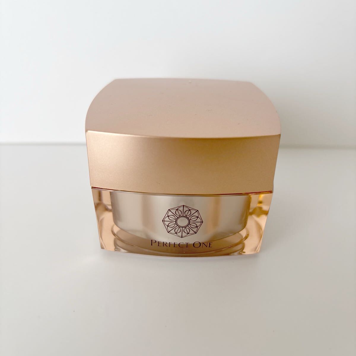 新日本製薬 薬用リンクルストレッチジェル 17g シワと美白を両方ケアしたい方に 定価3080円拍卖