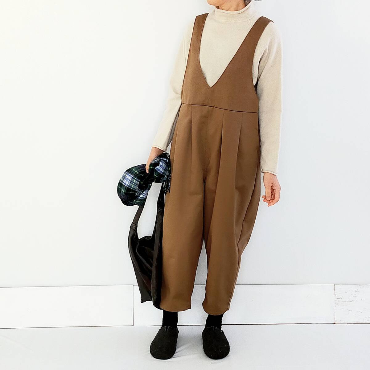 ◎コットン・ナイロン ツイル 深Vネック サロペット タックパンツ 茶 ブラウンカーキ M拍卖