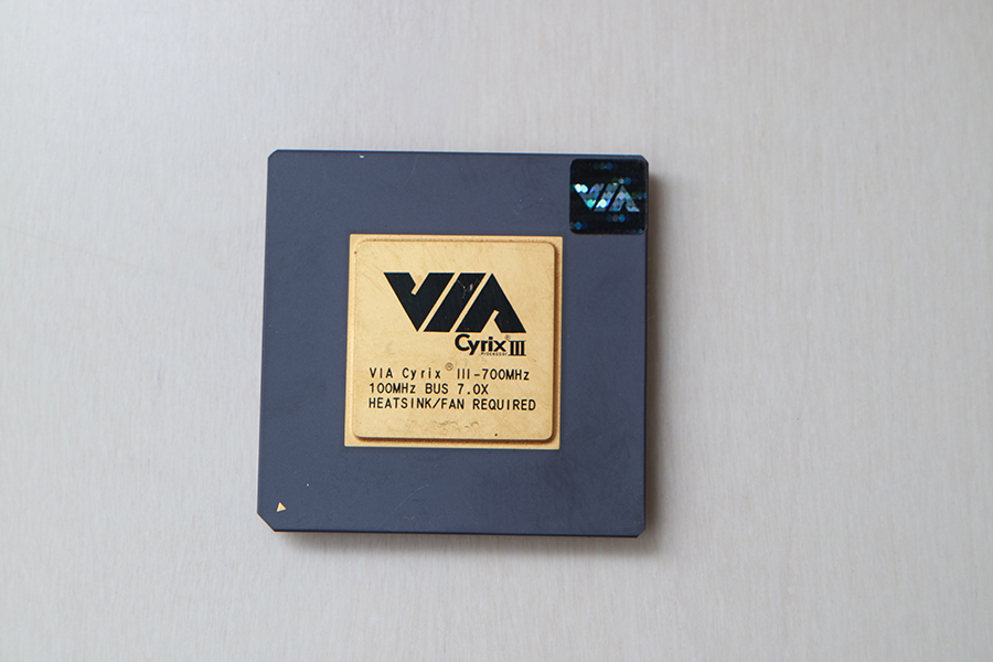 VIA Cyrix III 700Mhz < VIA C3 Socket370 >拍卖