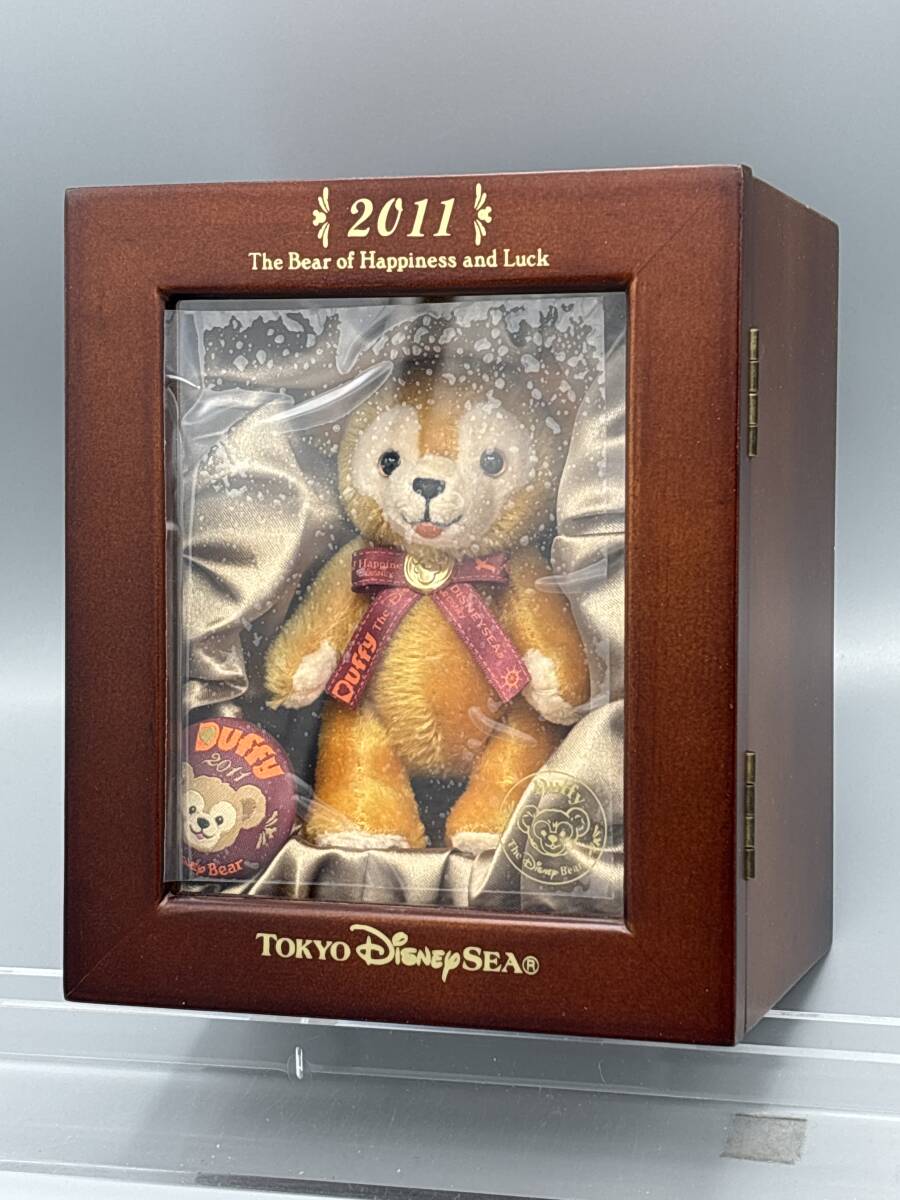 ☆TDS限定 2011年 イヤー ダッフィー 限定品 木箱入☆3拍卖