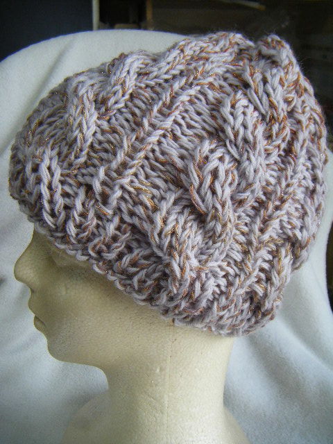 冬*手編み男女兼用キャップ*うすーい藤色と薄茶系マルチ色*金ラメちらちら*縄編み      ka拍卖