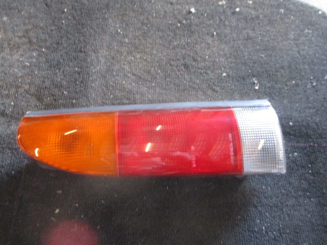 ★40A5342 S200V/ハイゼットカーゴ 純正右側テールランプ 運転席側 S210V 修理等に拍卖