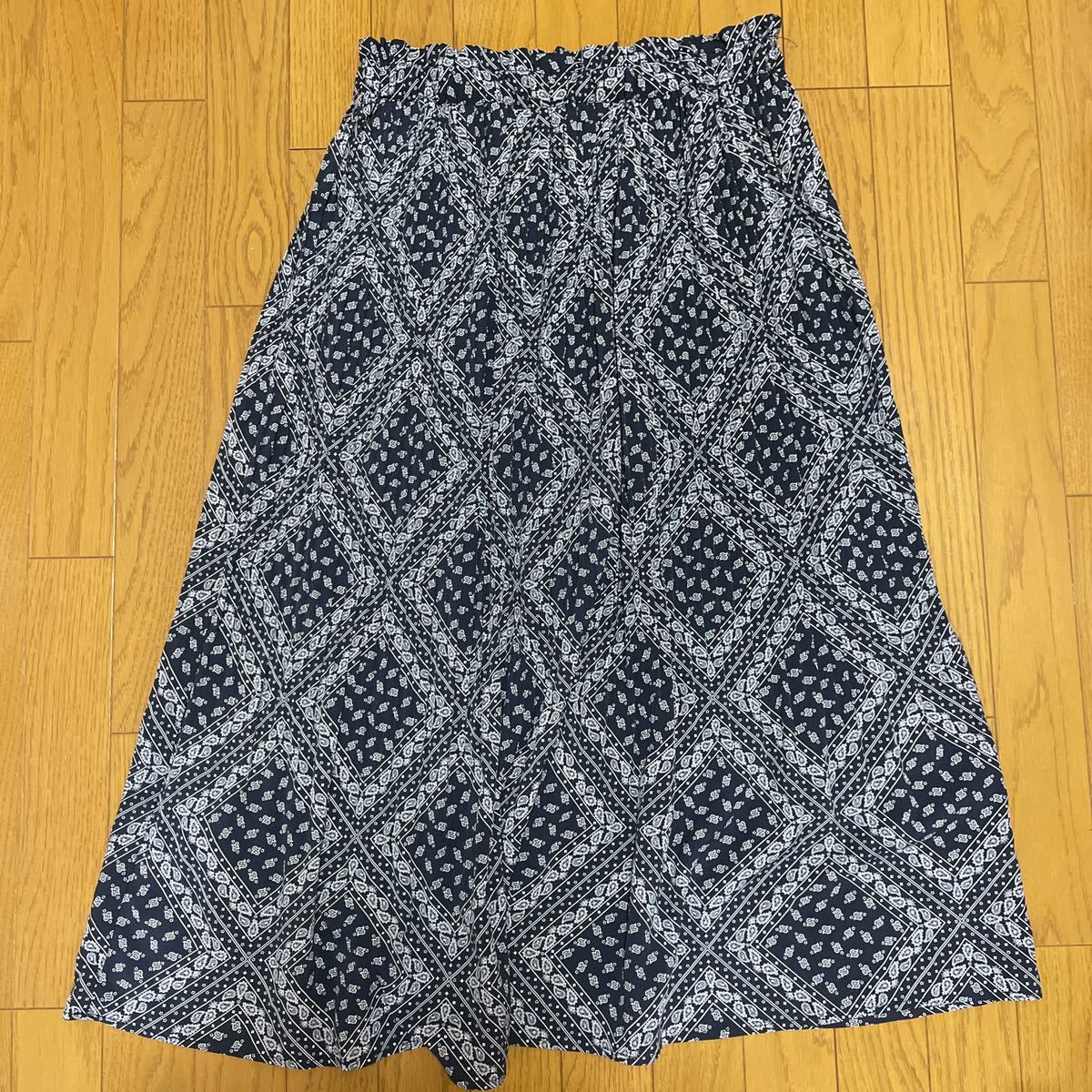 送料無料■タグ付き未使用■EMMAJAMES エマジェイムス ネイビー バンダナ柄 ウエストゴム プリーツ ロングスカート サイズ13拍卖