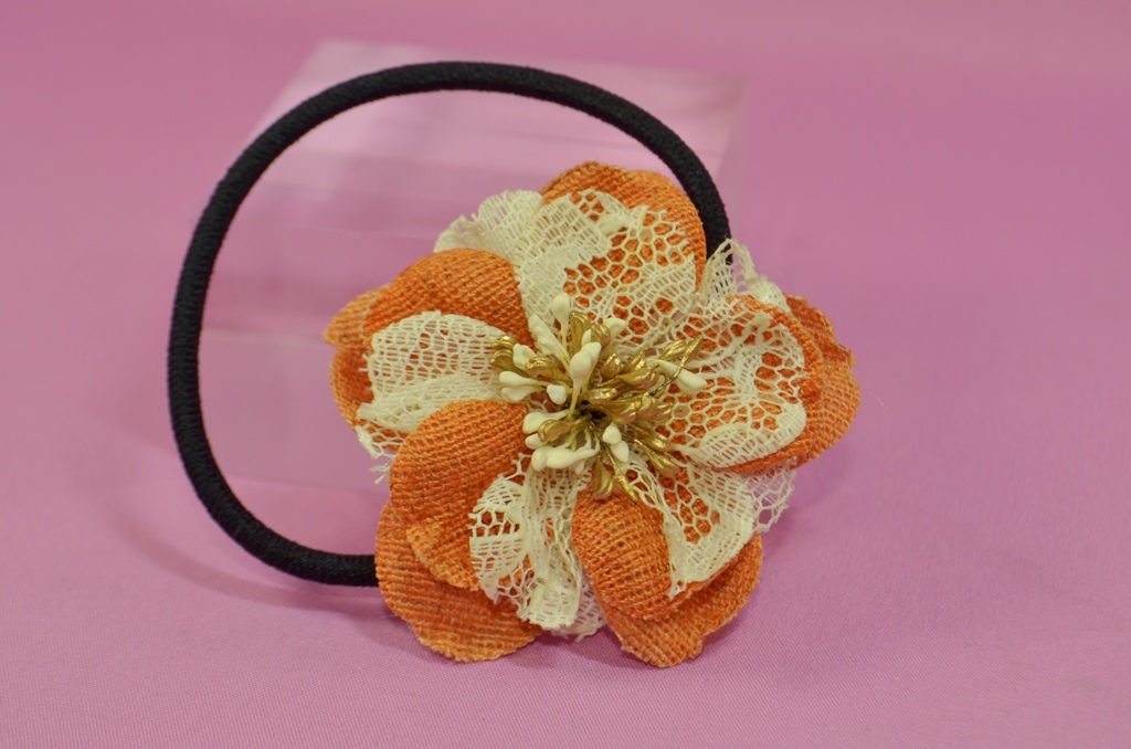 【新品未使用品】ヘアバンド(フラワー クリーム・橙)拍卖