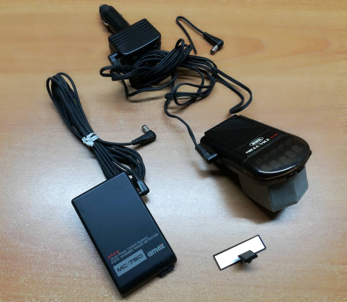 部品取用、ジャンク品 / レーダー探知機 中古×2台セット シガープラグ、他拍卖