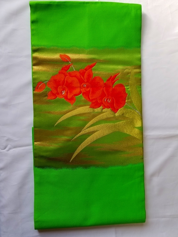 【桐徳】九寸帯☆蘭の花*20%OFF{正絹*西陣織*九寸名古屋帯}*黄緑色地*金箔糸*色糸織の蘭の花*お太鼓柄*№4956拍卖