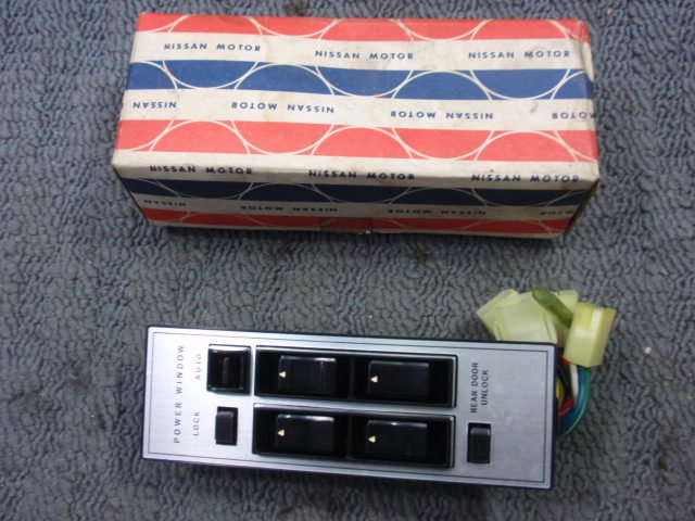 セドリック グロリア 330 331 332 純正 パワーウインドウスイッチ 25760Y4100 TS451-1 新品 未使用 当時物 希少 SGL GL ブロアム DX拍卖