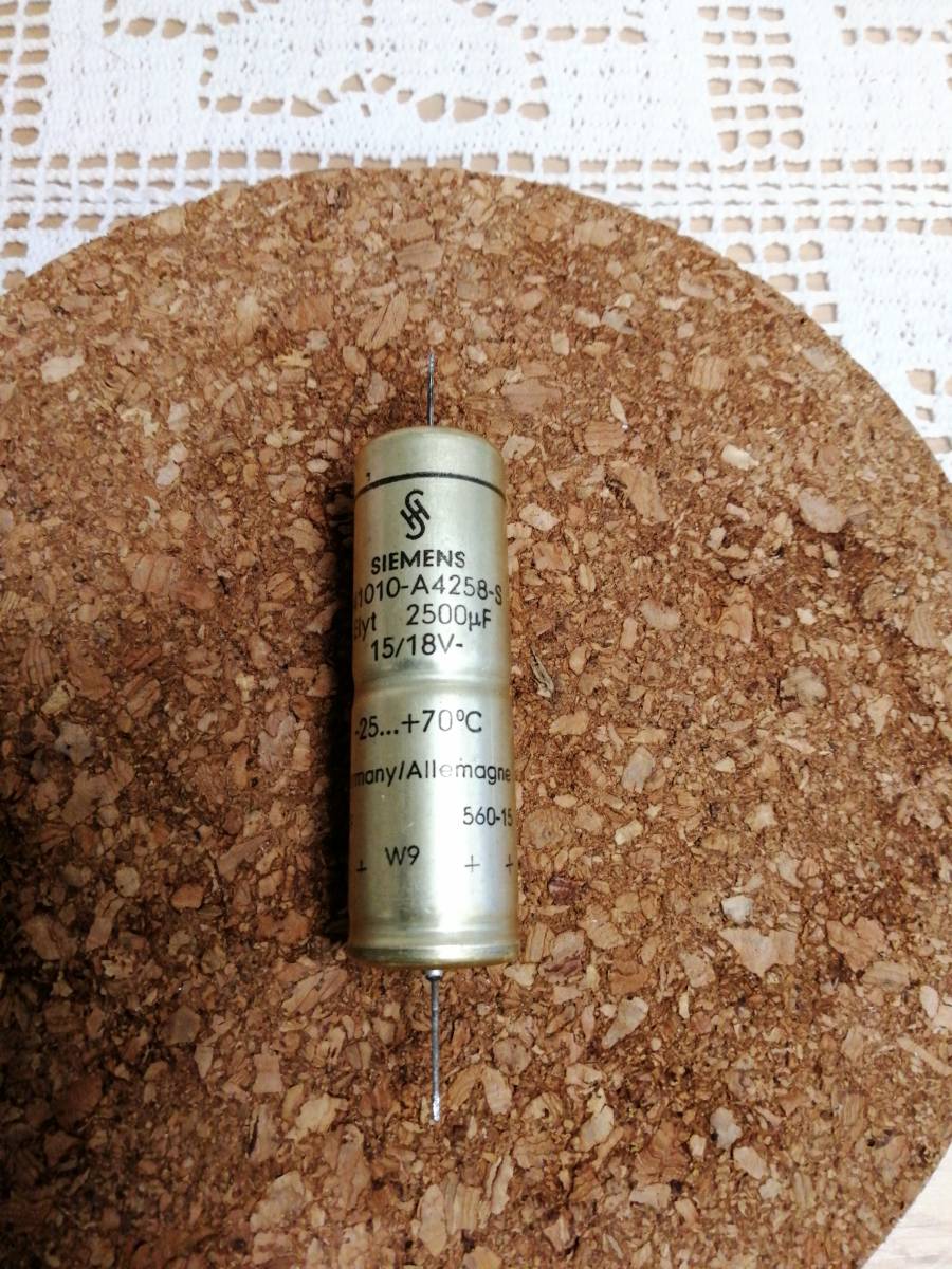 電解コンデンサ 15V 2500uF (SIEMENS) 拍卖