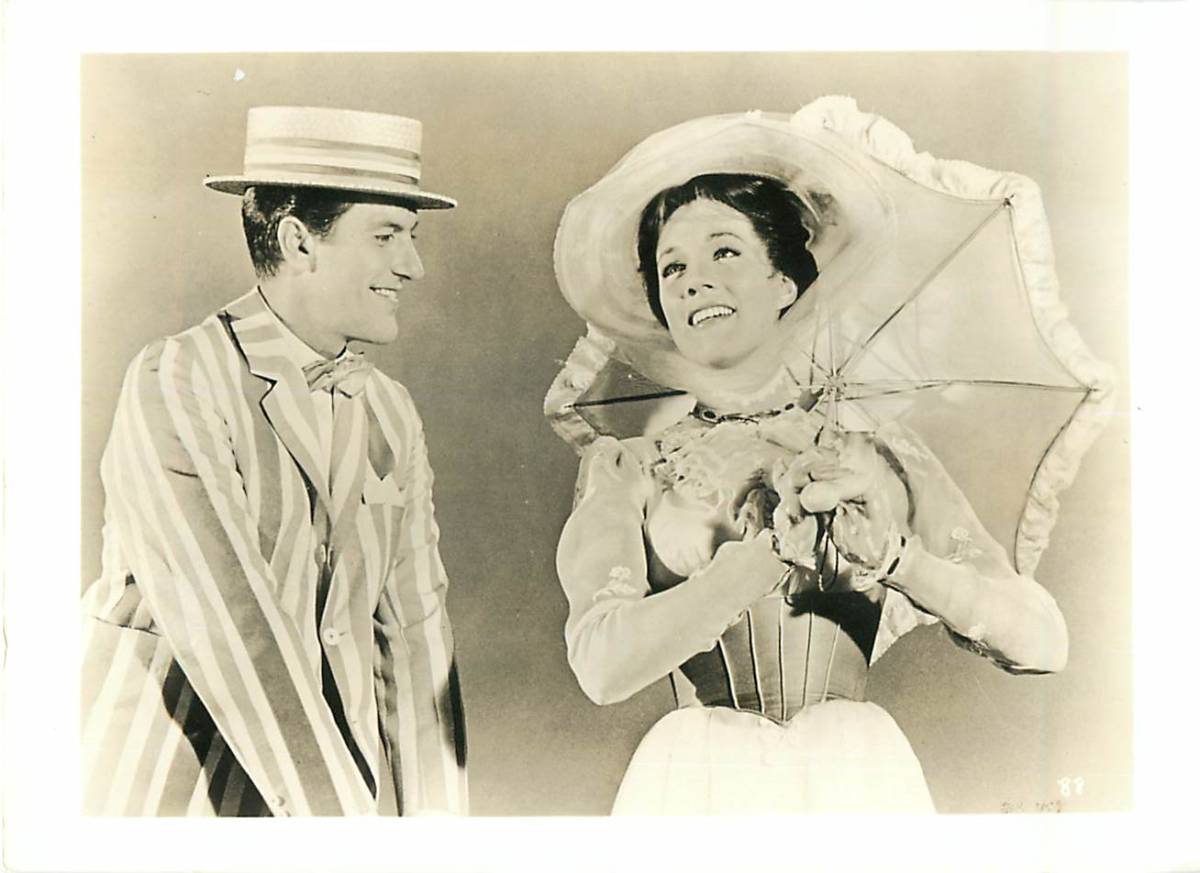 p40952『メリー・ポピンズ』スチル ジュリー・アンドリュース ディック・バン・ダイク デイヴィッド・トムリンソン拍卖