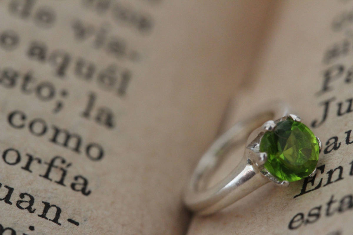 *シルバー925:ペリドットベビーリングチャーム拍卖