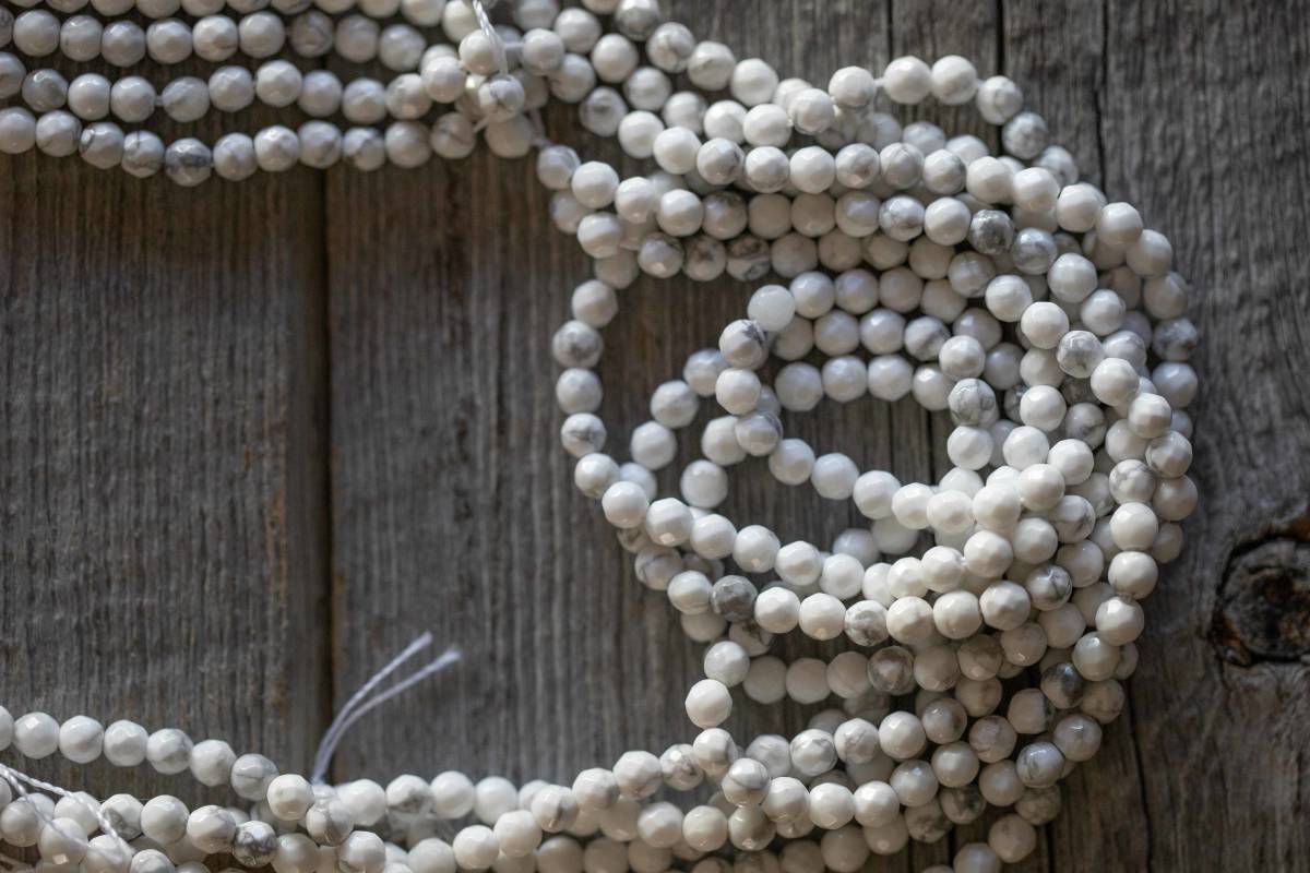 *howlite Round cut ハウライトM拍卖