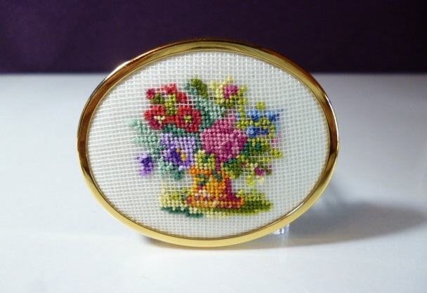 β プチポワン 大ぶり ブローチ β Petit Point プチポアン 拍卖