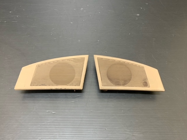 82-88 カトラス フロント スピーカーグリル 左右ペア ハイドロ拍卖
