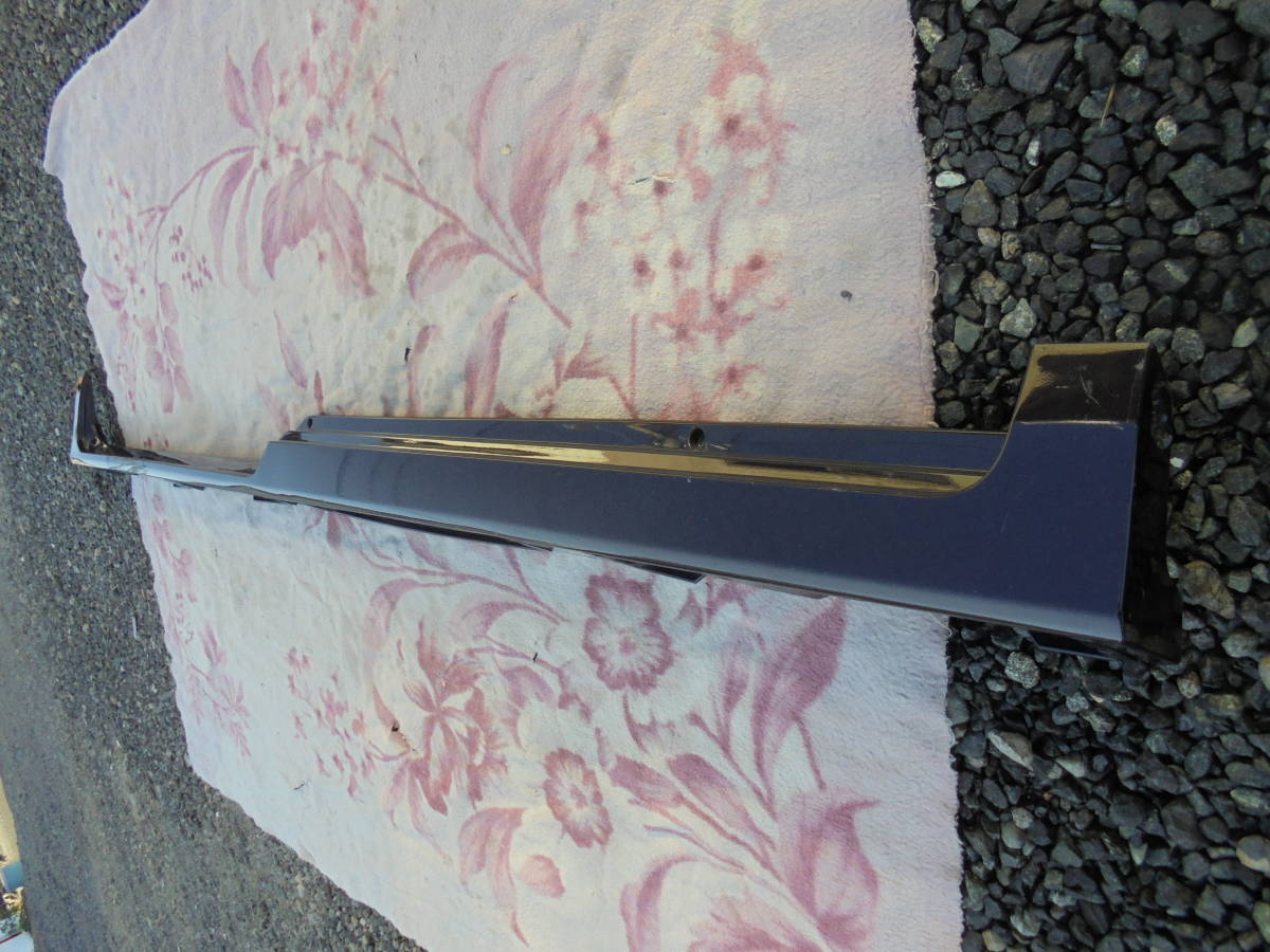 ノア,ヴォクシー,エスクァイア ZRR80.ZRR85.ZWR80 純正 右サイドステップ 75850-28050 ☆送料格安 ☆要確認 3211拍卖