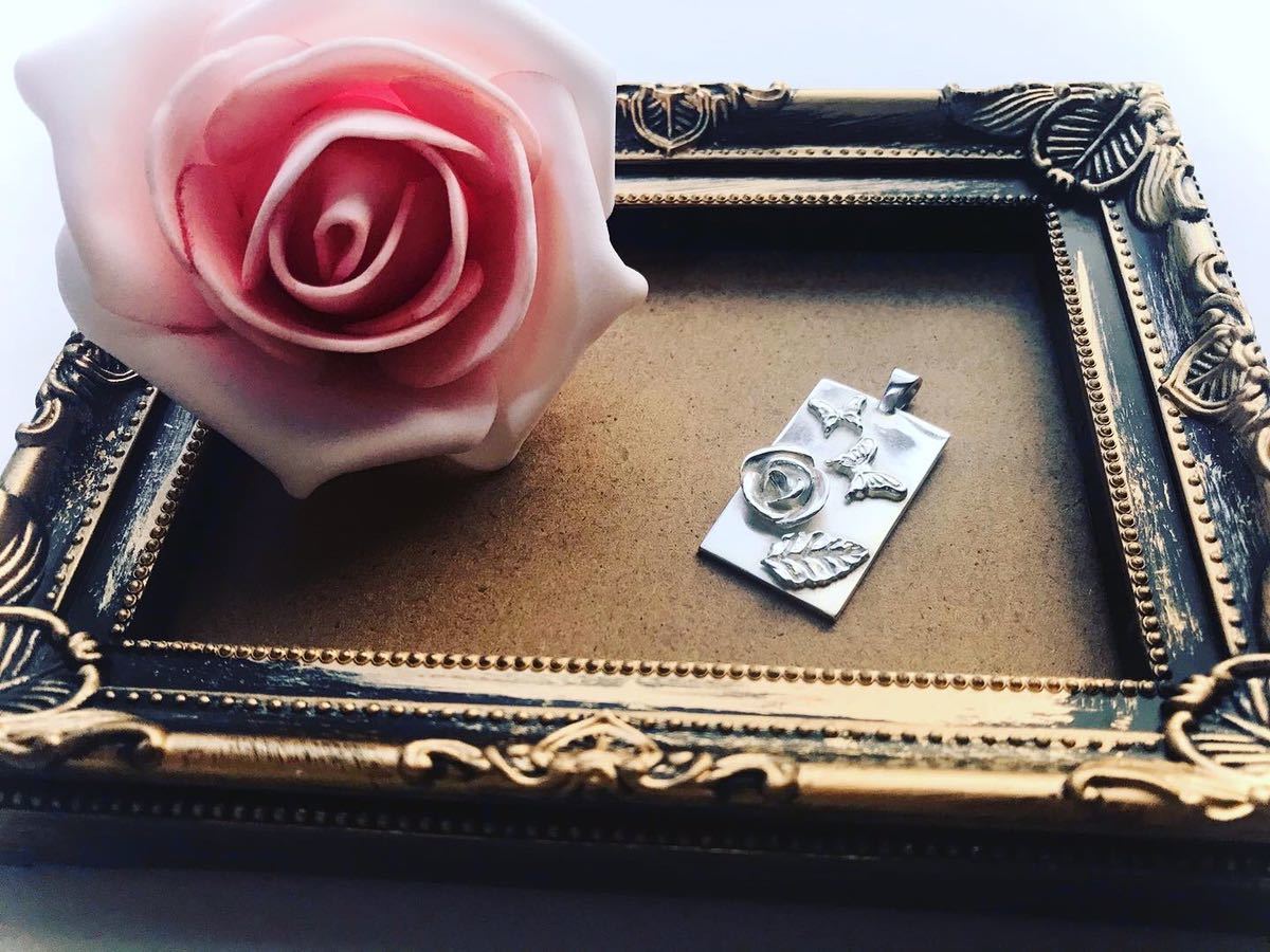 ハンドメイド シルバーアクセサリー ペンダント 薔薇 蝶 エレガント silver 銀粘土拍卖