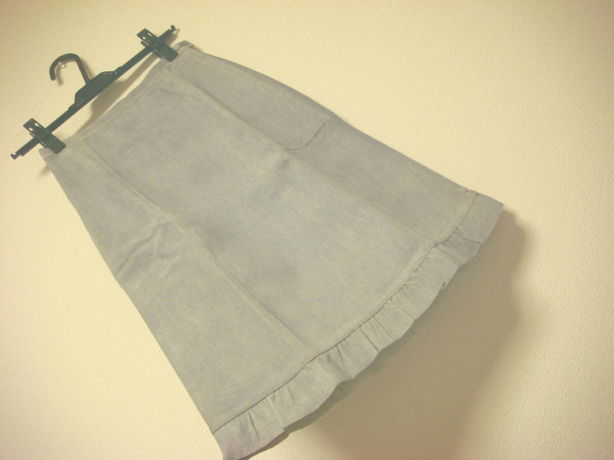 フランコフェラーロ 豚革素材 デニム風生地 フリル スカート 36 美品拍卖