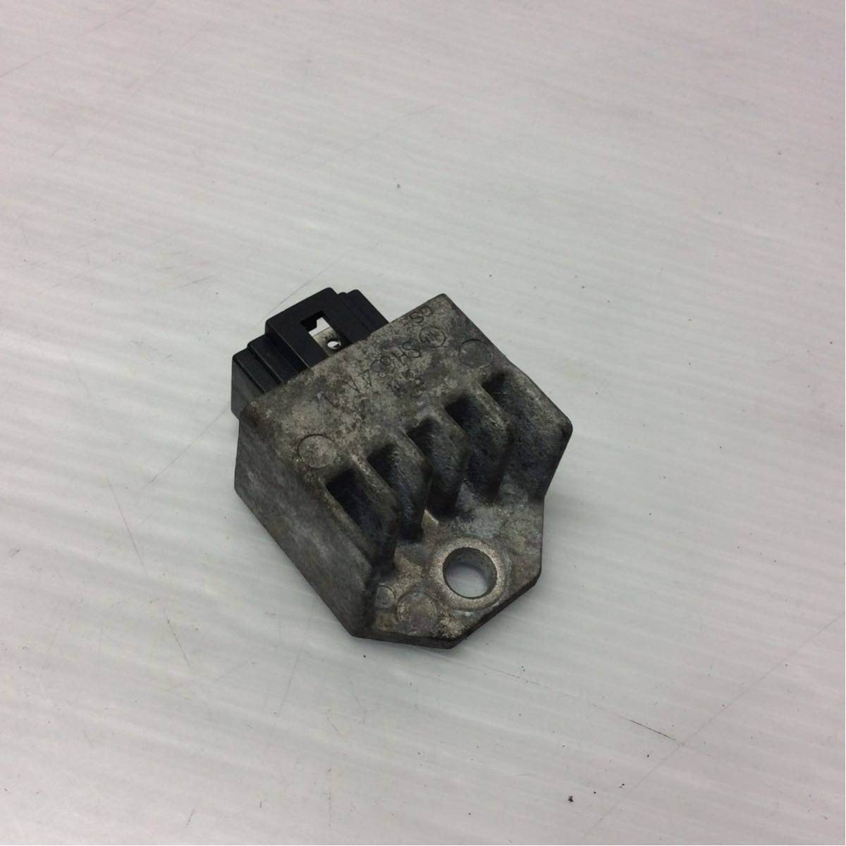 E14-27 ホンダ ディオ DIO AF62 レギュレーター 動作確認済み 純正部品拍卖