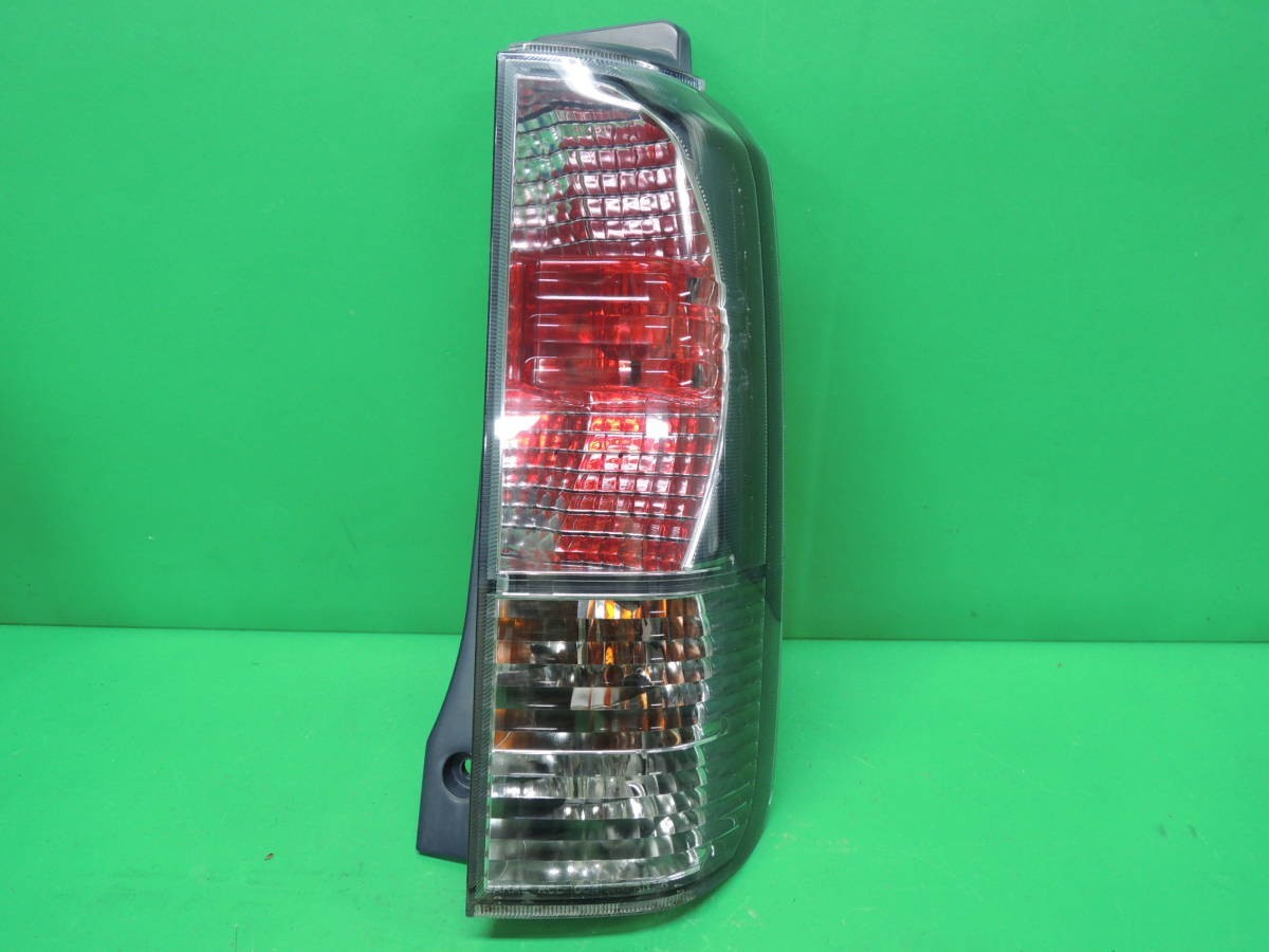 EKスポーツ UA-H81W 右 R テールランプ SAKAE RCL-004拍卖