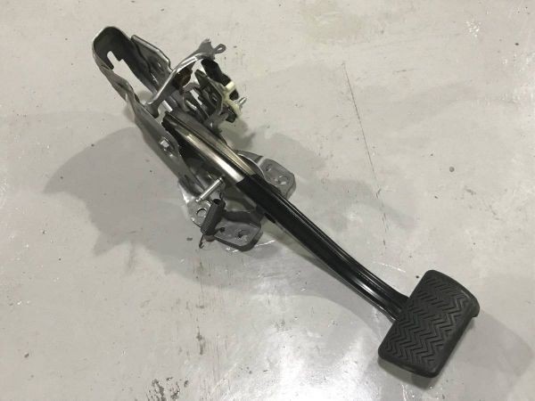 ・ DAA-ZVW51 プリウス ブレーキペダル ブレーキスイッチ付 T-4276拍卖