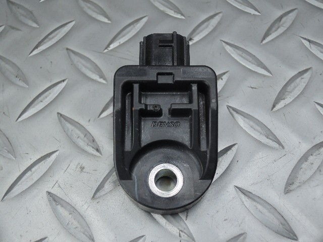 ・ DBA-ZN6 86 ハチロク 前期 AT エアバッグ センサー 98237YC010 T-1957拍卖
