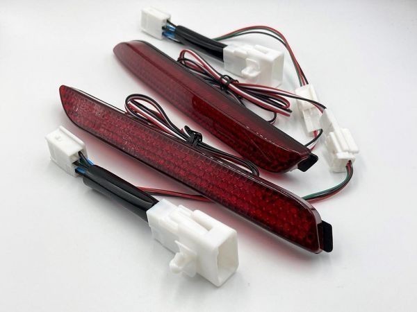 【200系 ハイエース カプラーオン LED リフレクター】 送料込 トヨタ レジアスエース スモール ブレーキ テール LED 反射板 コネクター拍卖