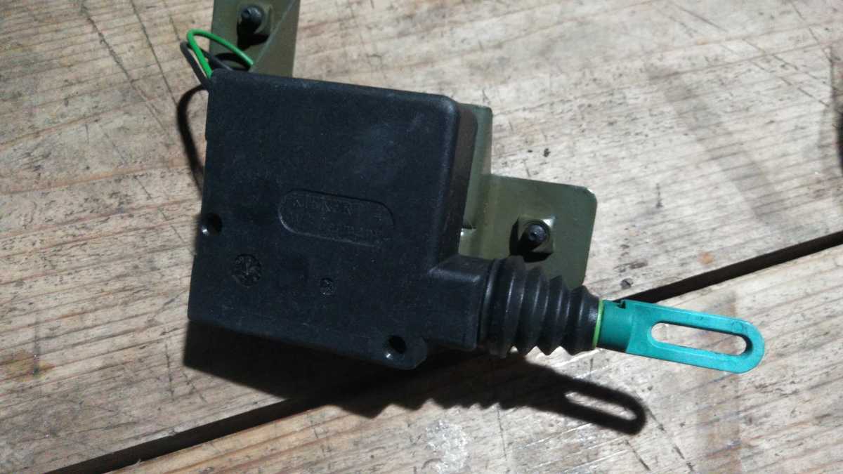 サバーバン 95-99 バックドア アクチュエーター 5.7L バックドア用拍卖