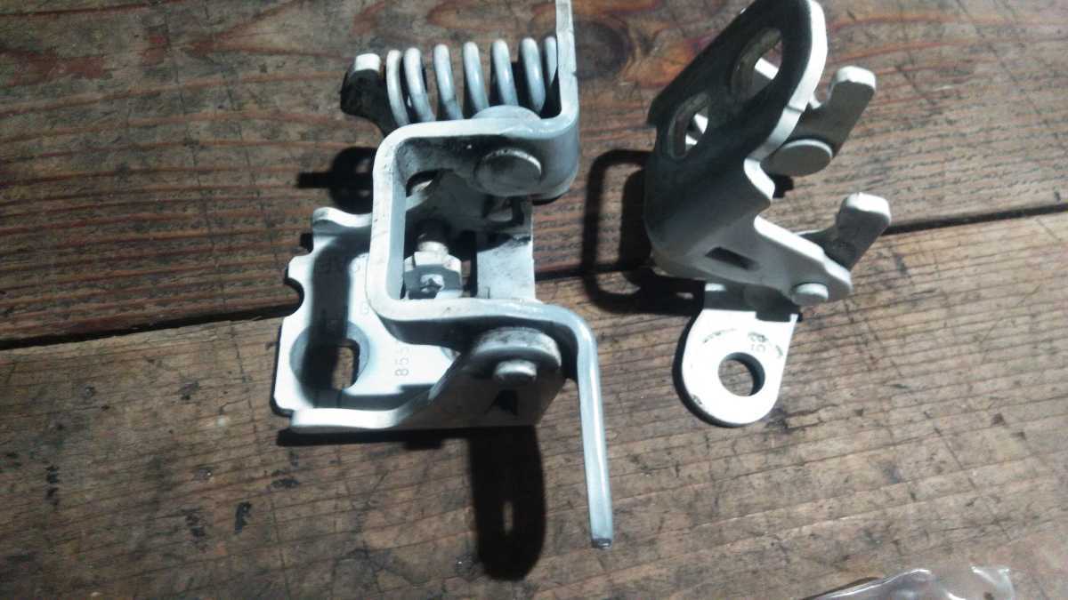 ダッジ ナイトロ 07y ドアヒンジ リア左 KA-37拍卖