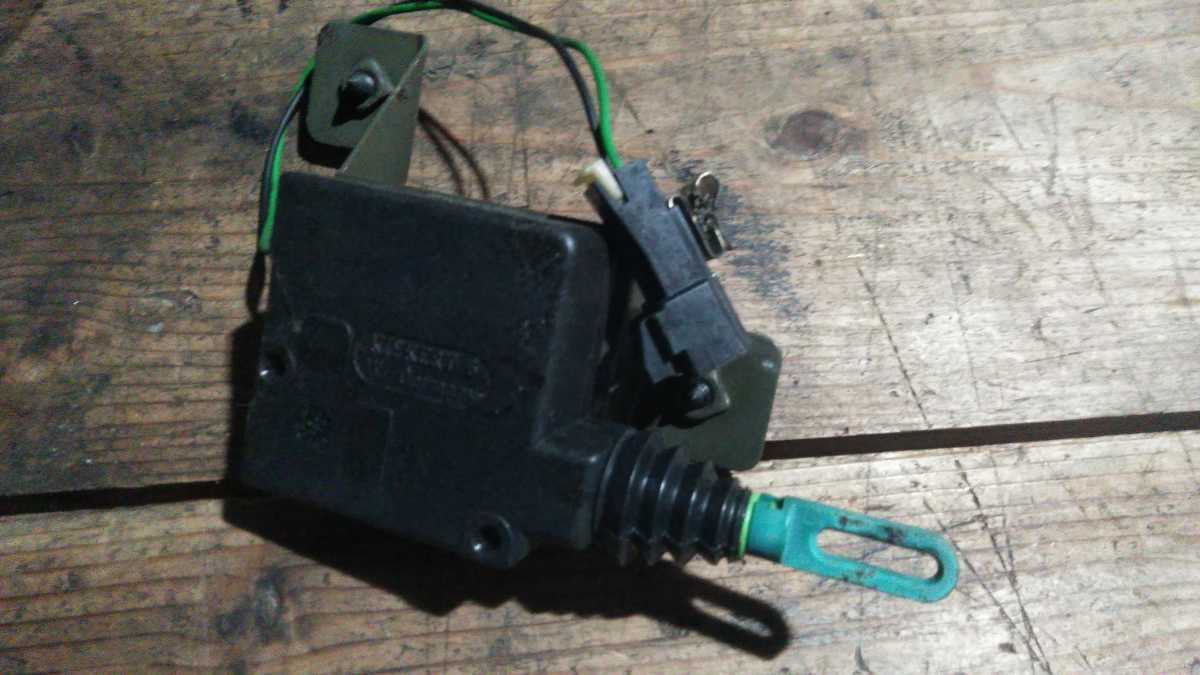 タホ 95-99 バックドア アクチュエーター 5.7L サバーバン拍卖