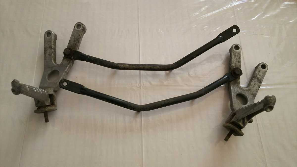 横浜発/TZR250/1KT/純正/タンデムステップ 左右セット/リアステップ/ヤマハ/YAMAHA/TZR/希少/廃盤/絶版/旧車/拍卖