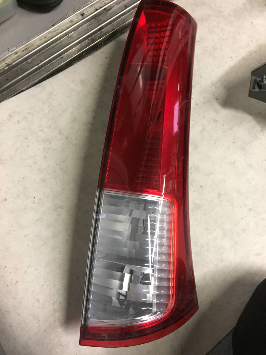 ☆P113-4 スズキ純正 MK21S パレット 右テ-ルライト R 取付け部破損無し 中古品☆拍卖