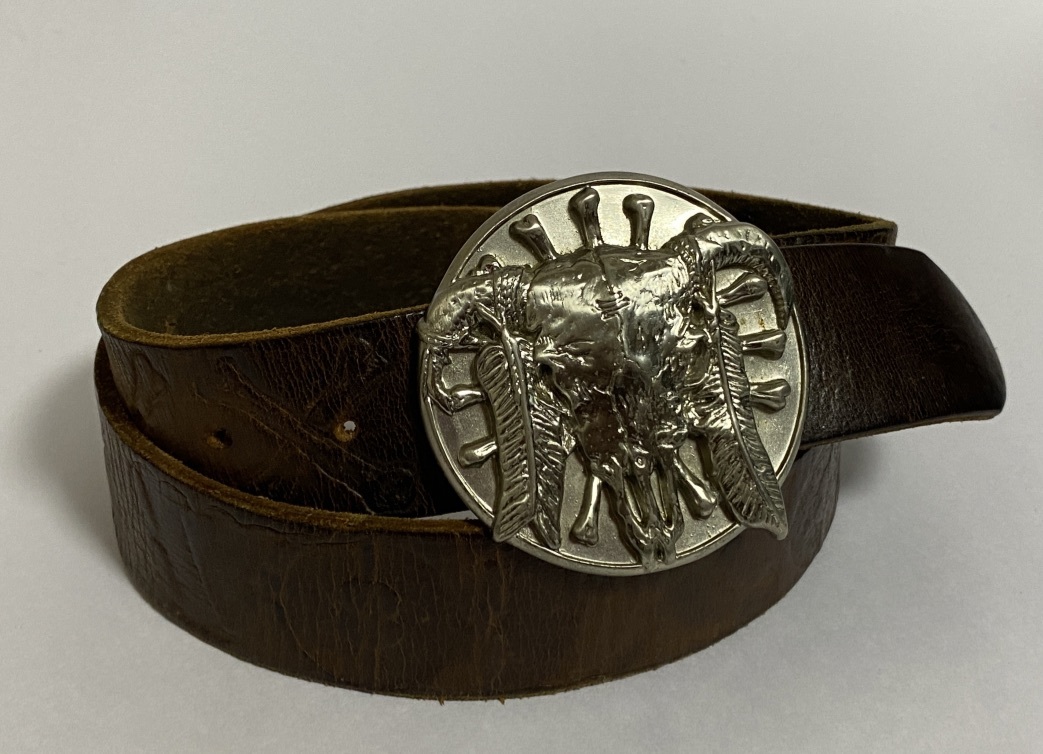 希少☆VOLCOM ボルコム バックル 本革 レザーベルト クロスボーン W29-W35 バッファロー ブランドロゴ 茶色 ブラウン拍卖