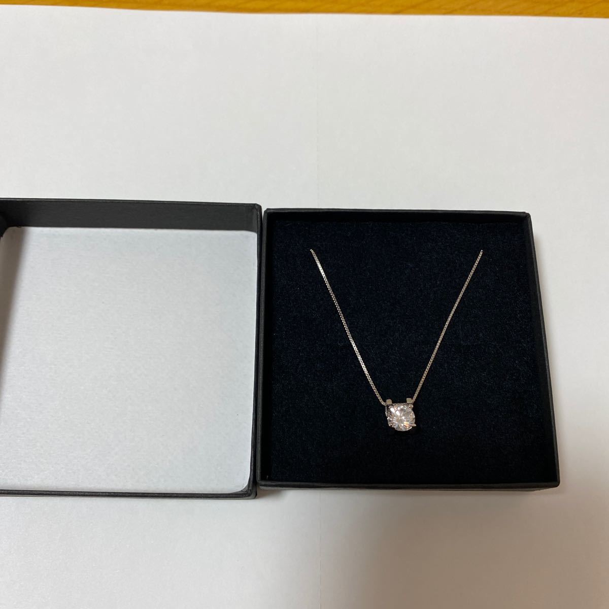 キュービックジルコニア 0.8カラット ネックレス拍卖