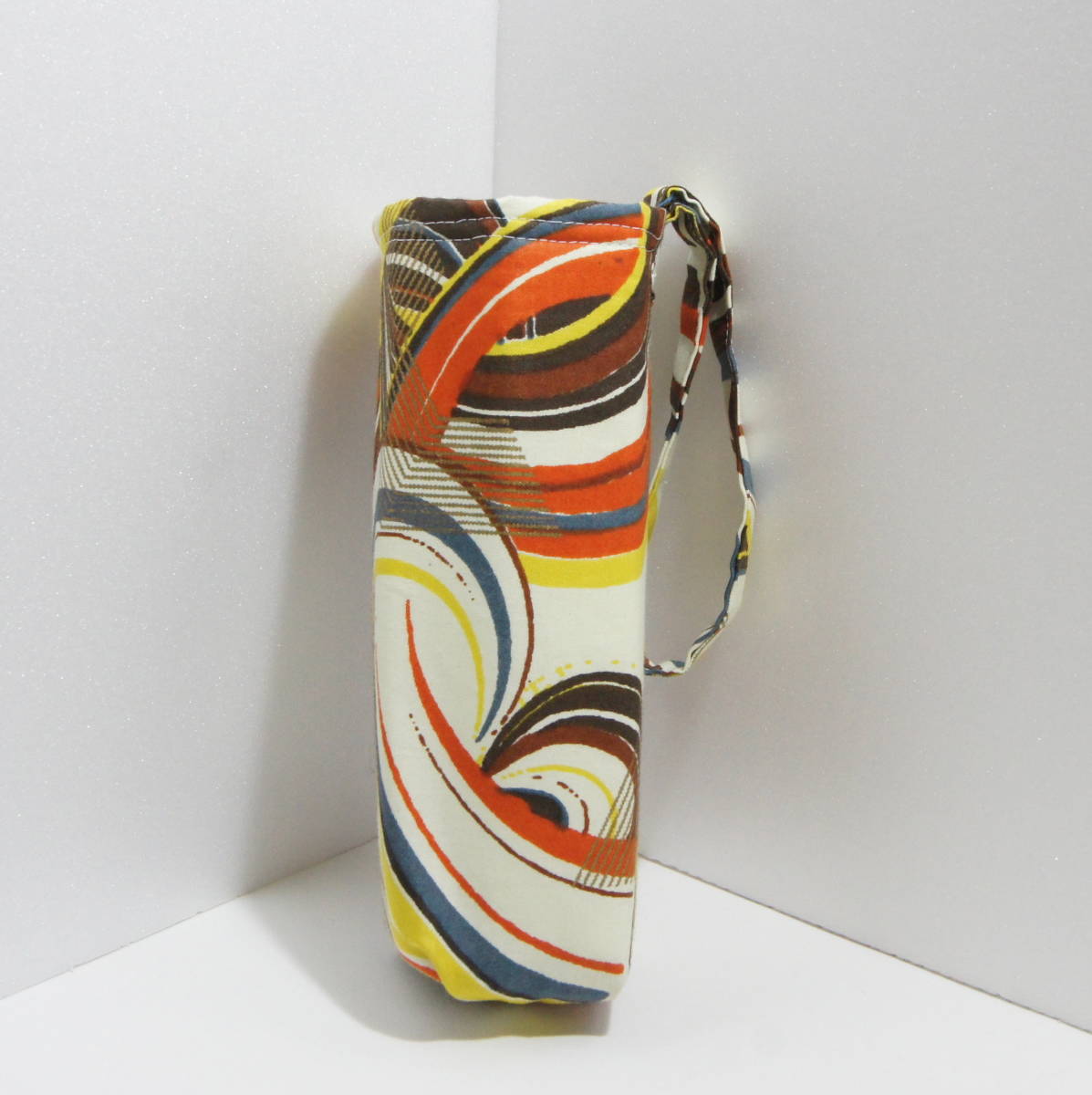★パーニュペットボトルホルダー★ アフリカ布 ガーナ ホワイト サークル 保温 ハンドメイド拍卖