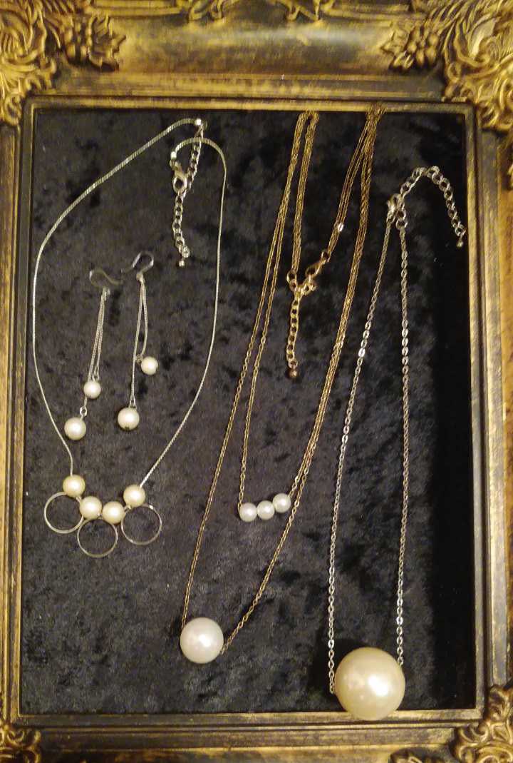 即決☆usedです☆フェイクパールネックレス ピアス 4点セット☆ シルバーカラー ゴールドカラー コットンパール拍卖