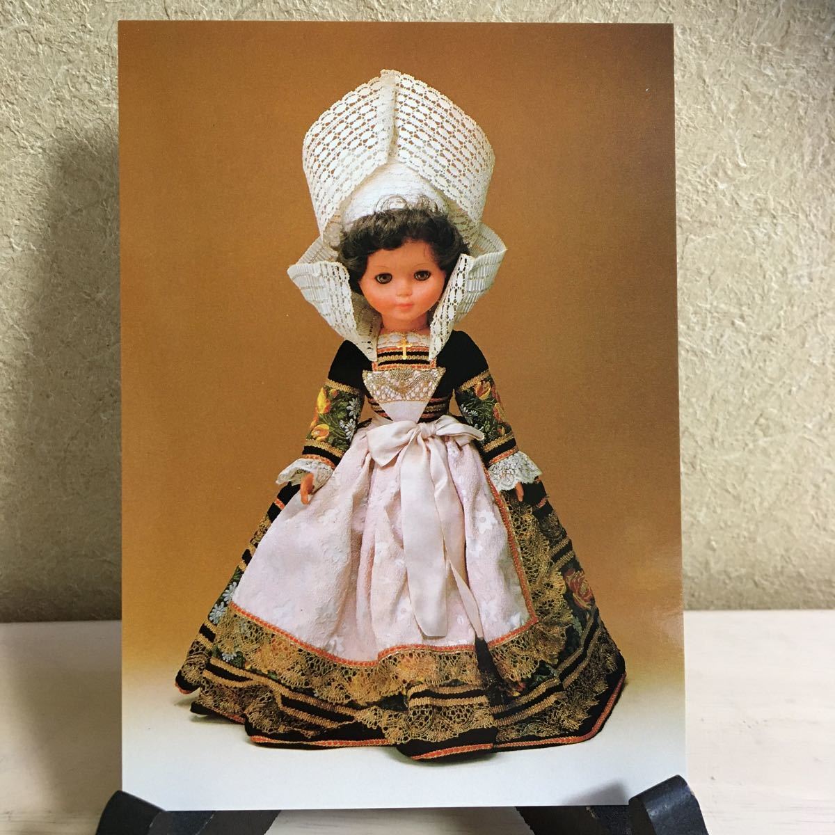 ☆絵葉書 絵はがき ポストカード フランス(民族衣裳人形)コアフと呼ばれる大きな頭飾りとカラーに特徴があり、地方によって… (1140)拍卖