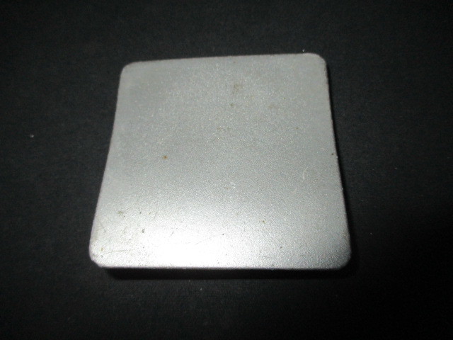 ■ベンツ W202 サイドステップカバー 中古 2026982630 シルバー 部品取あり サイドスカート ジャッキポイント プラグ キャップ 蓋 パネル 拍卖